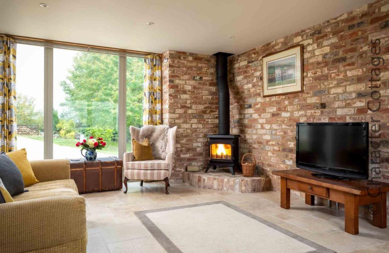Flynn'S Barn Villa Aylworth Luaran gambar