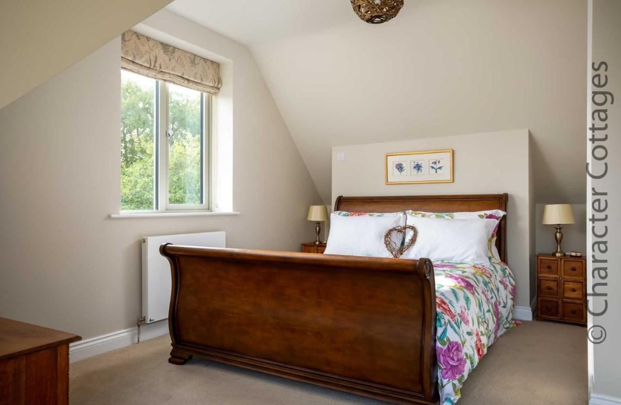Flynn'S Barn Villa Aylworth Luaran gambar
