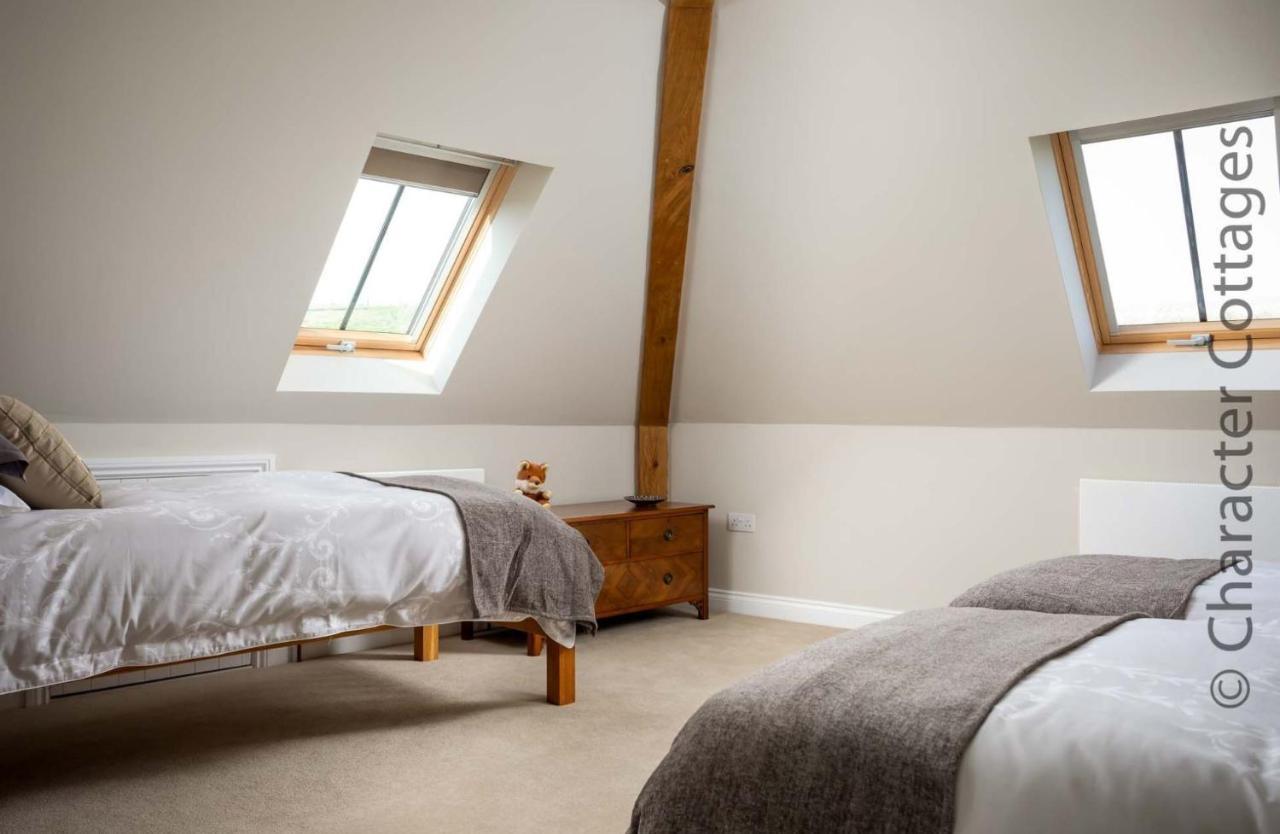 Flynn'S Barn Villa Aylworth Luaran gambar