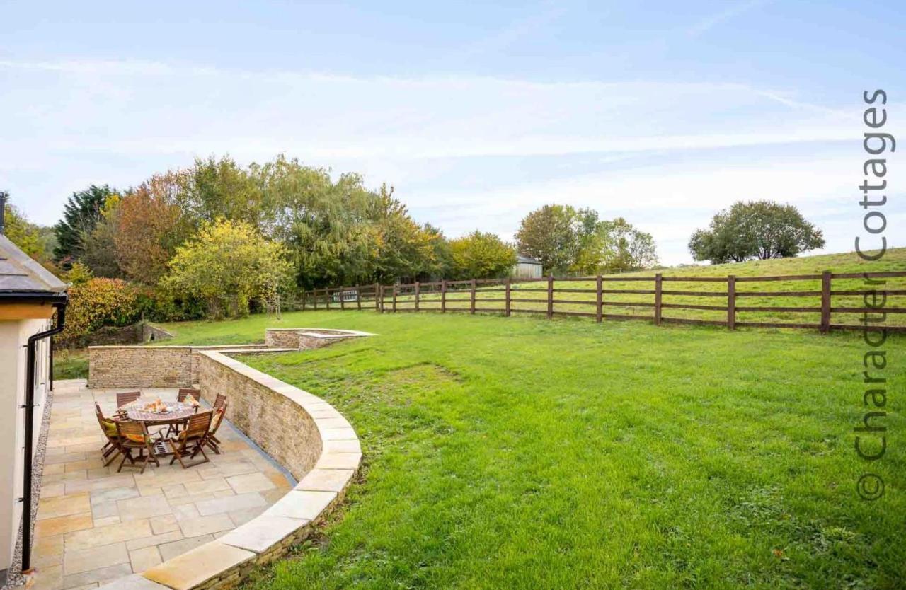 Flynn'S Barn Villa Aylworth Luaran gambar