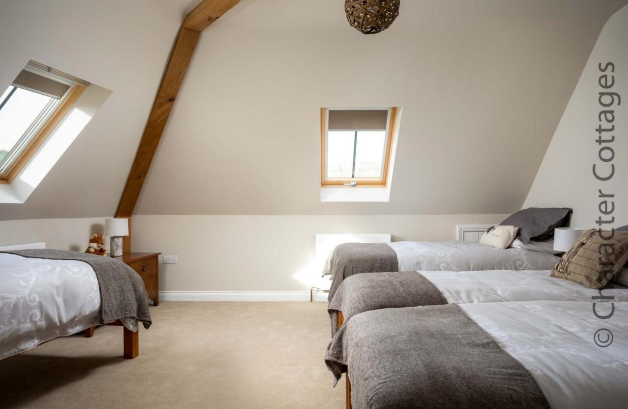 Flynn'S Barn Villa Aylworth Luaran gambar