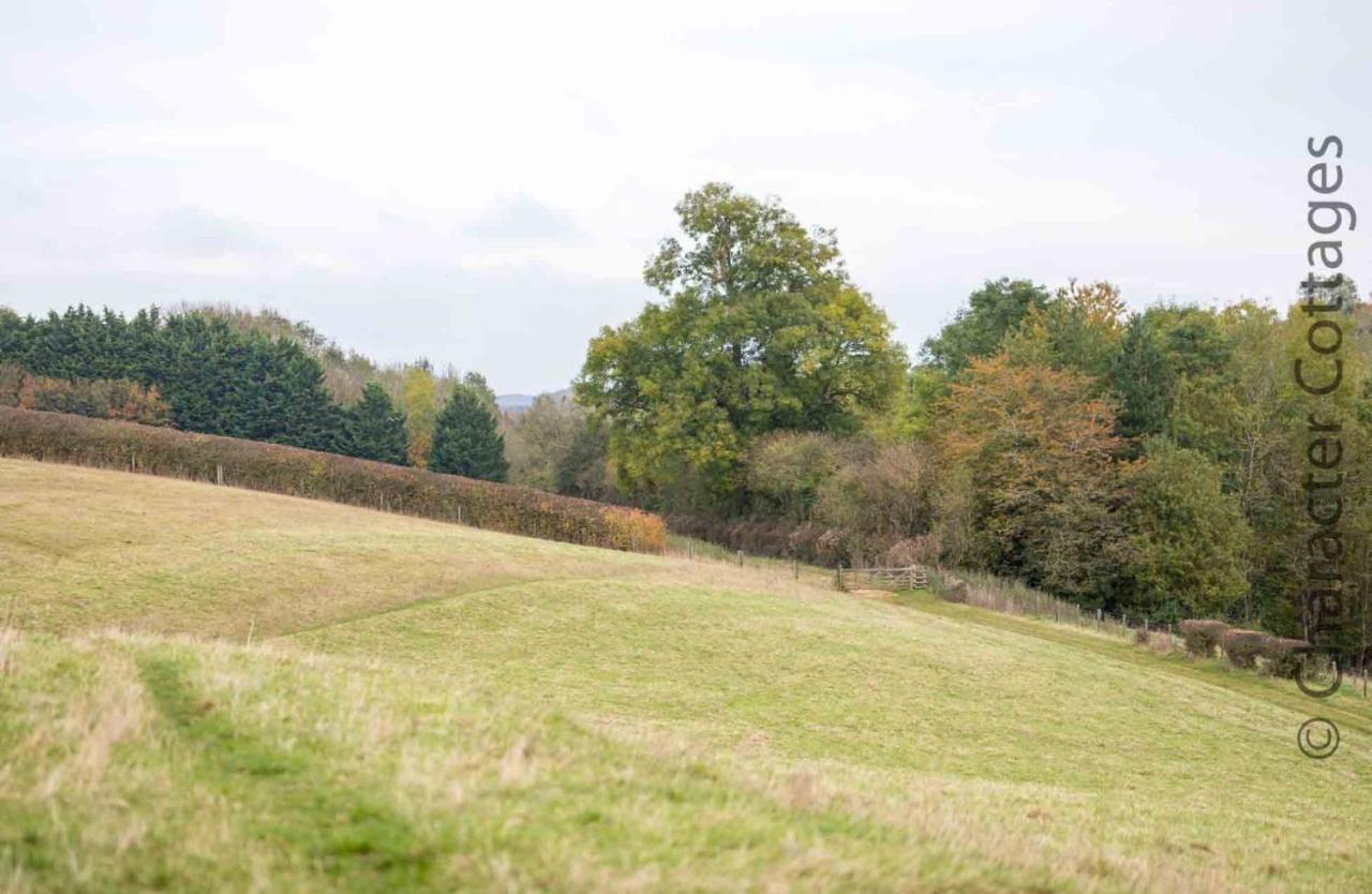 Flynn'S Barn Villa Aylworth Luaran gambar